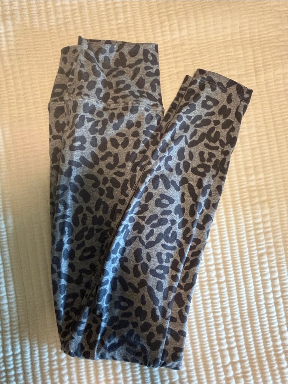 Bombshell Gray Leopard Print Scrunch Butt Legging - Picture 5 of 5